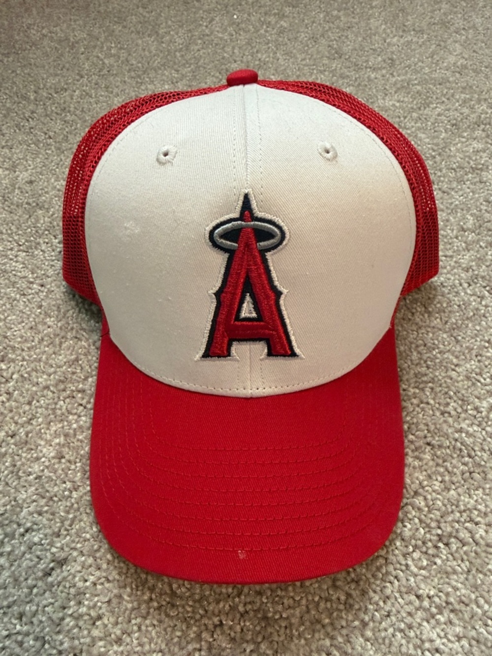 MLB Los Ángeles Angels trucker hat